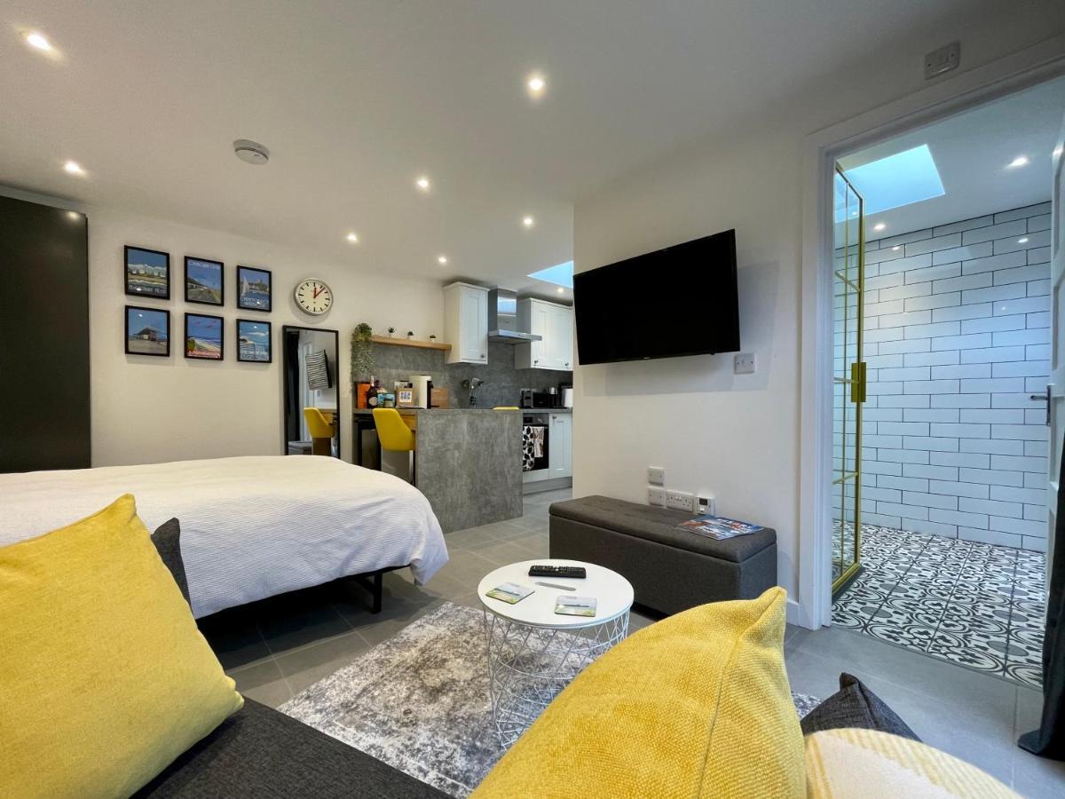 Tiny Home, Boscombe Manor Bournemouth Ngoại thất bức ảnh