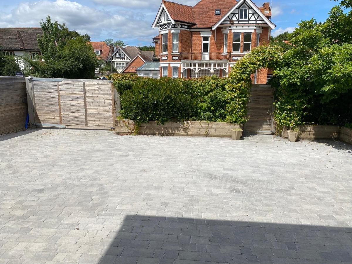 Tiny Home, Boscombe Manor Bournemouth Ngoại thất bức ảnh